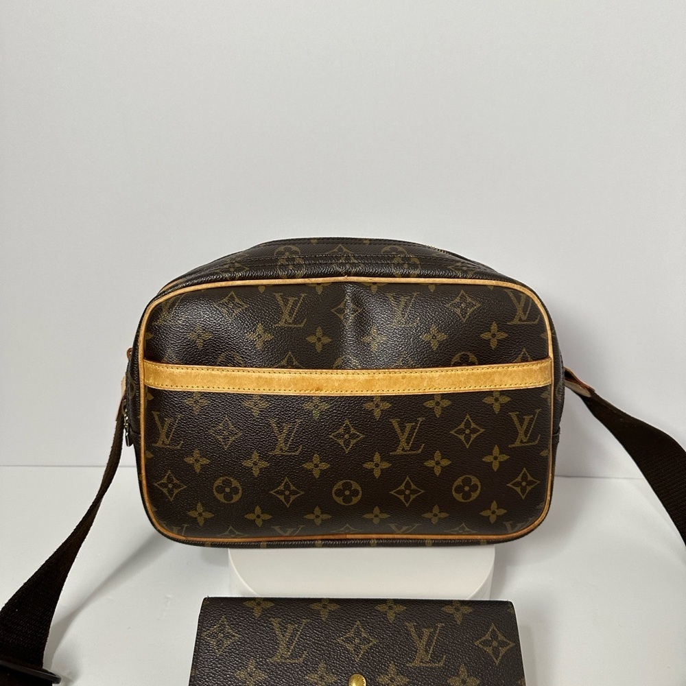 💯 Authentic Louis Vuitton Reporter  w/ Free LV Wallet🍀 - Picture 2 of 16